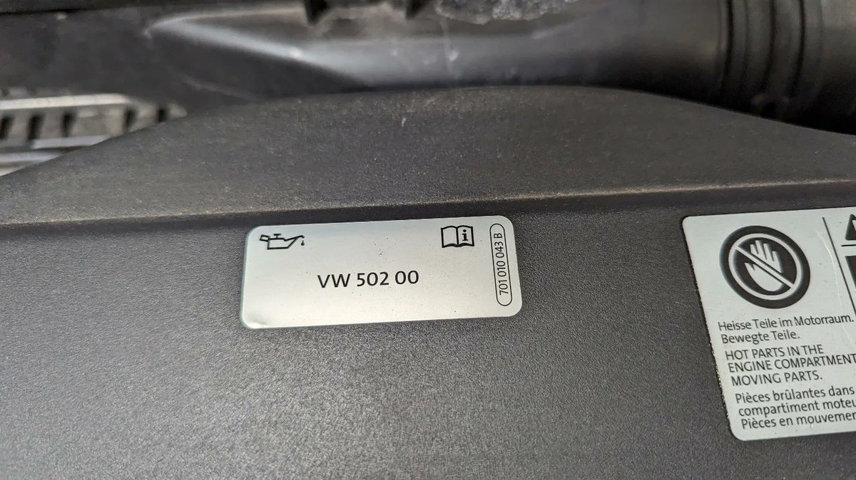 kandmcitroen's tweet image. 🚗🔧 Serviced a sleek VW Golf GTE at K&amp;amp;M this week! Modern engines demand the best oils, and with our Castrol Service network backing, we ensure top-notch care for every vehicle. Castrol supports us to excel for you! 🛡️ #EngineCare #CastrolService  #VWGolfGTE
 #castroloil