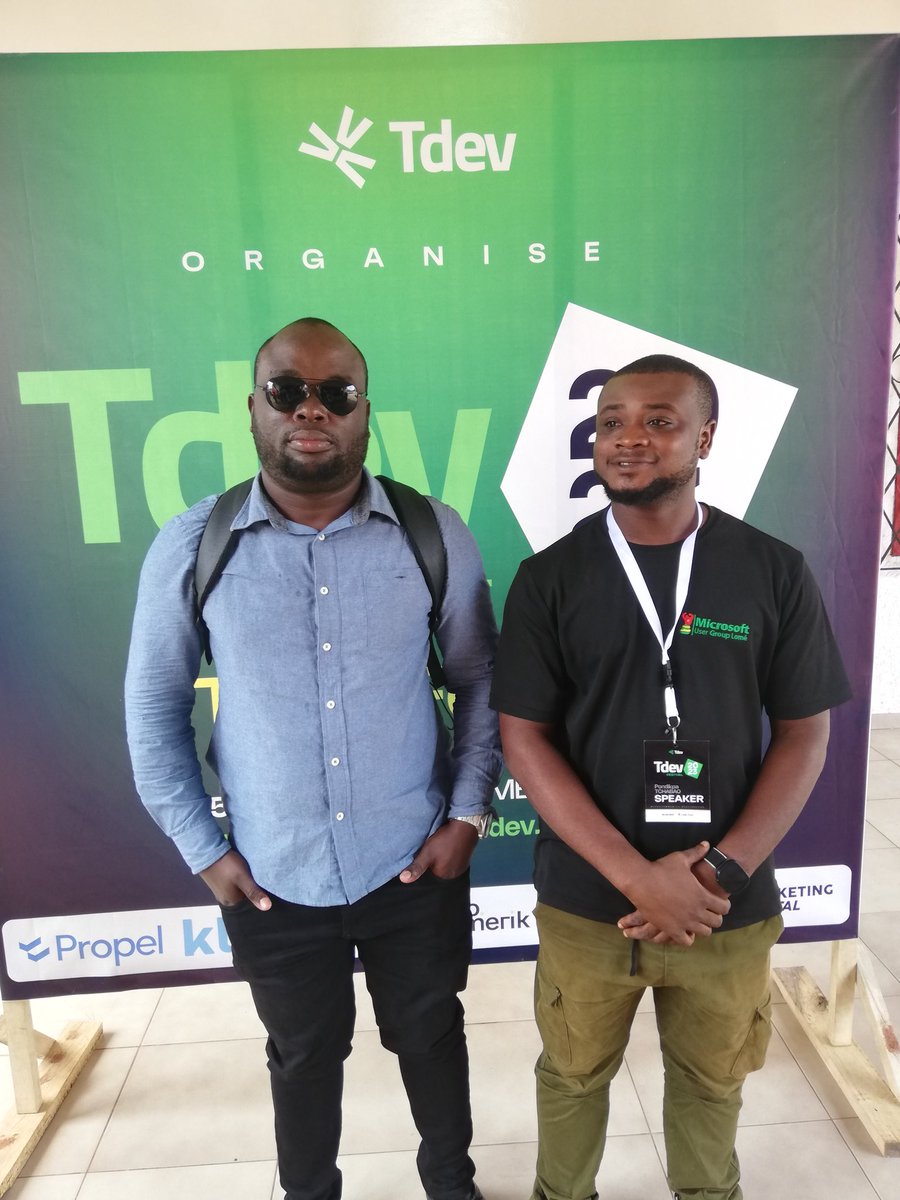 Je participe à ce jour à #TDEVFest23Live qui se tient à Lomé et s'étalera sur deux jours( vendredi 25/08/2023 au samedi 26/08/2023). Un rassemblement de professionnels du domaine IT pour le partage d'expériences, d'idées de business, de réseautage et de réflexion. 
 #TDEVFest23