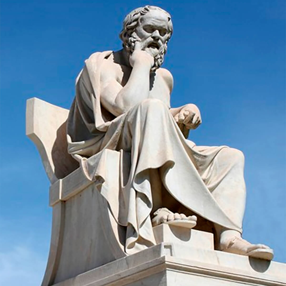 عند إعدام سقراط قال وهو يتجرع السُّم :

"ويلٌ لرجل سبق عقله زمانه ."