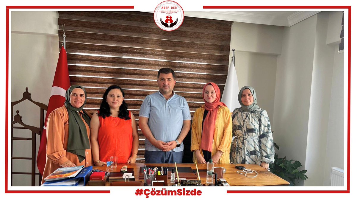 ailebirdernek's tweet photo. Aile Bünyesinde Ek Dersli Personeller Derneği üyeleri tarafından Düzce Milletvekili Sayın Ercan Öztürk  ziyaret edilerek Aile ve Sosyal Hizmetler Bakanlığındaki Ek Dersli meslek elemanlarının özlük hakları konusunda görüşmeler gerçekleştirilmiştir.
 
Ziyaret sırasında, milletvekilimiz Aile ve Sosyal Hizmetler Bakanlığı'ndaki Ek Dersli meslek elemanlarının özlük haklarının iyileştirilmesi konusunda takipçisi olacağını dile getirmiştir.

Aile Bünyesinde Ek Dersli Personeller Derneği (ABEP-DER) üyeleri olarak bizleri ağırladığınız için içtenlikle teşekkür etmek istiyoruz. @ozturkercn 

#ÇözümSizde #EkDersliMeslekElemanları

@RTErdogan @tcailesosyal @Mahi_Nur @ztarikdaroglu @SayimMadak  @LemanYenigunAk @duran_ridvan