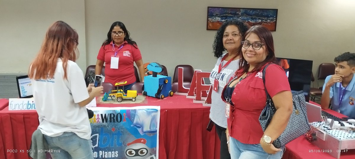 ArriechiNixon's tweet photo. #EnFotos Director del CDCE Lara presente en las Olimpiadas de Robótica Región Occidental apoyando a sus equipos 
@NicolasMaduro 
@_LaAvanzadora 
@MPPEDUCACION 
@cdcelara 
@Fundabit_ https://t.co/FyI7BZELwU