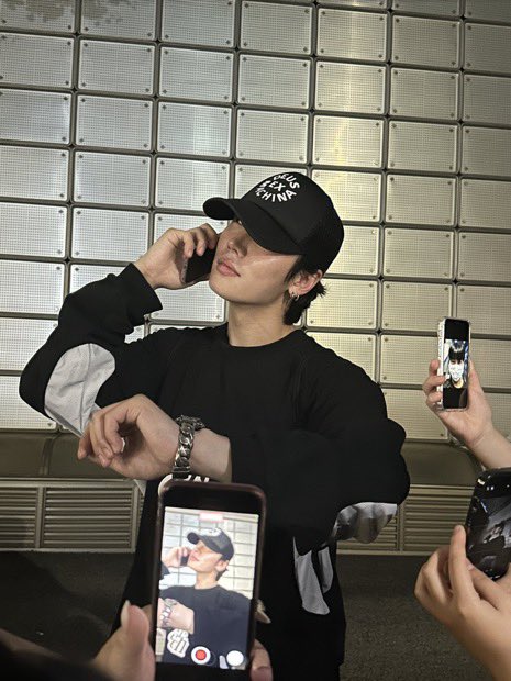 평야 진짜 잘생겼다…🥹