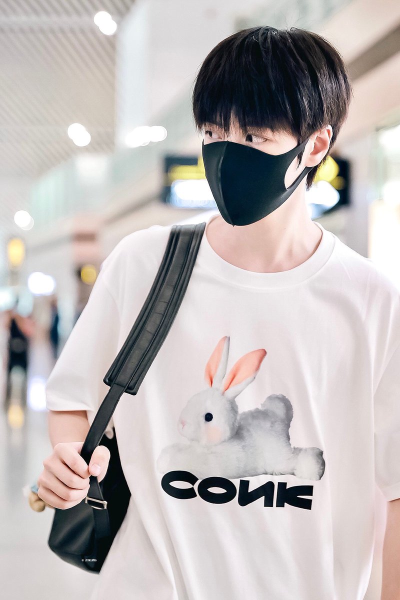 NEBULAxGALAXY's tweet photo. กระต่ายใส่เสื้อกระต่าย โคดน่าร้ากกกกก https://t.co/X5UKamRsbh