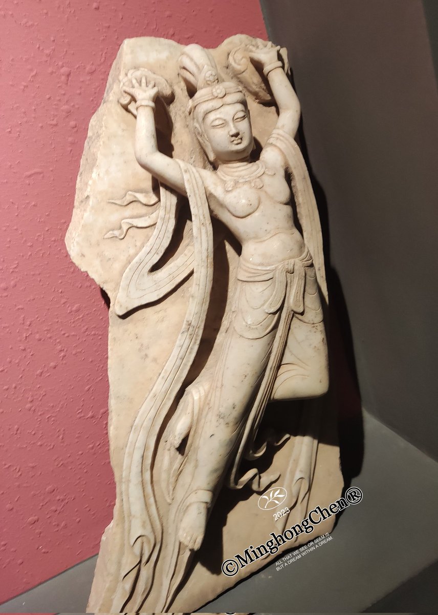 centreculture's tweet photo. Situées à 25 km au sud-est de #Dunhuang dans la province #Gansu,  les #Grottes de #Mogao  notamment de trésors d’#artbouddhique parmi les plus remarquables au monde.

#Feitian #routedelasoie https://t.co/vx0z0r15Vq