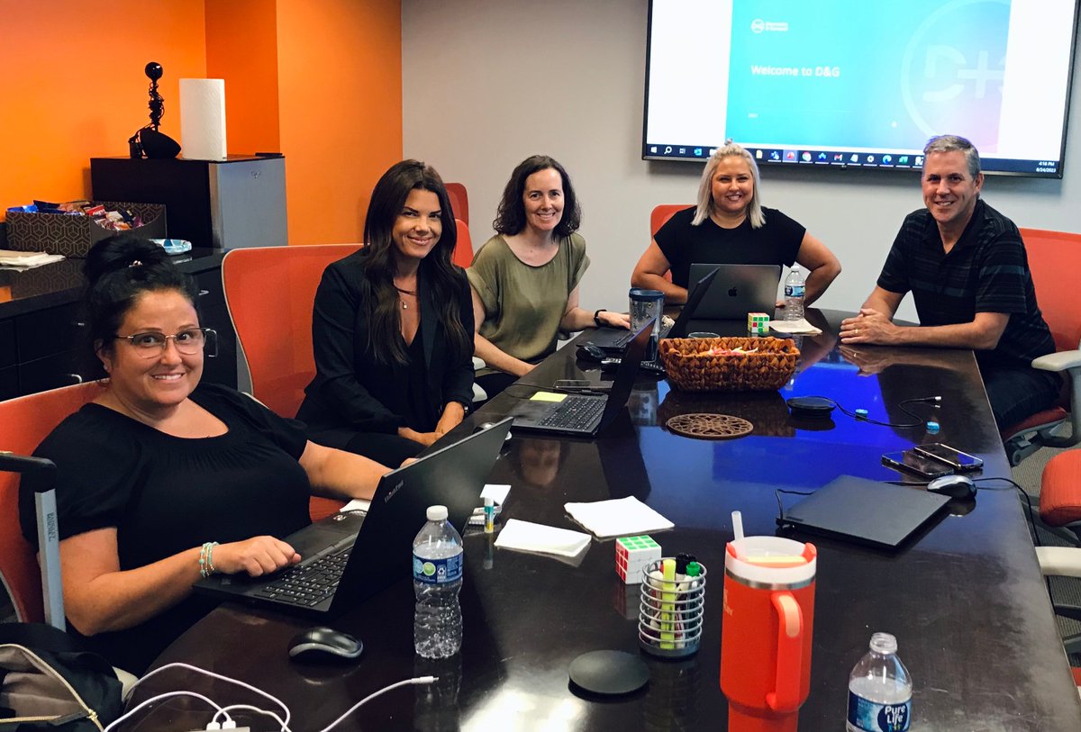 AfterInco's tweet photo. This week, members of the Client Services team flew in for a small meet-up at the Louisville offices. It's always a great time when we get to be together!

#sohappytogether #teambonding #feelgoodfriday https://t.co/vTDCNzAFpC