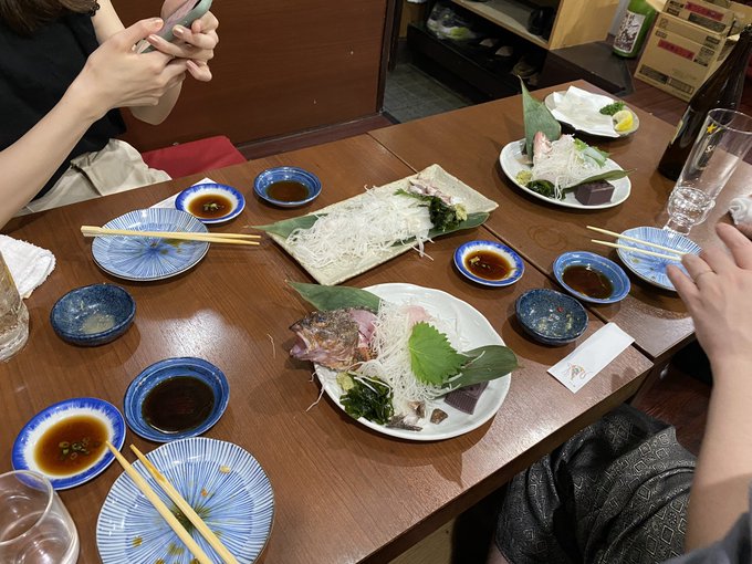 今日は旧友との飲み会でべろべろになってしもた。 明日はオフ会だし、週末が彩りに溢れてるな。 https://t.co/7EMaxUzIui