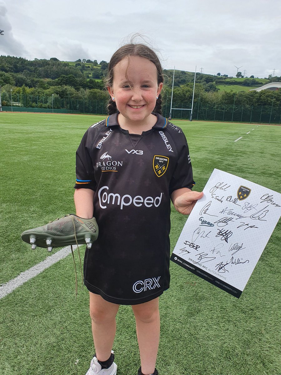 SarahDimech85's tweet photo. "Best Day Ever" ๐ฅฐ
Thank you @DRA_Community for organising yet another fantastic event. This super fan absolutely loved it! #RoadTrip #OpenTrainingSession #MeetAndGreet ๐งกโ๐ https://t.co/Q9izkdUJJt
