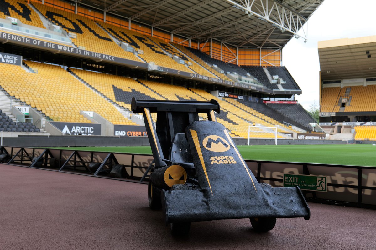 𝐒𝐮𝐩𝐞𝐫 𝐌𝐚𝐫𝐢𝐨 🏎️ Our @KrazyRaces kart, inspired by @Wolves midfielder Mario Lemina, has arrived at Molineux and is ready to go for Monday's event! 🏁