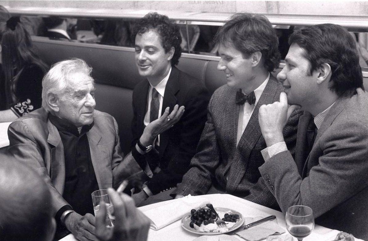 EmersonStringQuartet (@emersonquartet) on Twitter photo Happy 105th to the GREAT Leonard Bernstein!
Here we are at Trattoria dell’Arte in March '90 after he conducted Bruckner’s 9th w/ the Vienna Phil at <a href="/carnegiehall/">Carnegie Hall</a>. We enjoyed a post-performance celebration hosted by <a href="/DGclassics/">Deutsche Grammophon (DG)</a> honoring of our first 2 Grammys, as well as LB's. Happy 105th to the GREAT Leonard Bernstein!
Here we are at Trattoria dell’Arte in March '90 after he conducted Bruckner’s 9th w/ the Vienna Phil at <a href="/carnegiehall/">Carnegie Hall</a>. We enjoyed a post-performance celebration hosted by <a href="/DGclassics/">Deutsche Grammophon (DG)</a> honoring of our first 2 Grammys, as well as LB's.