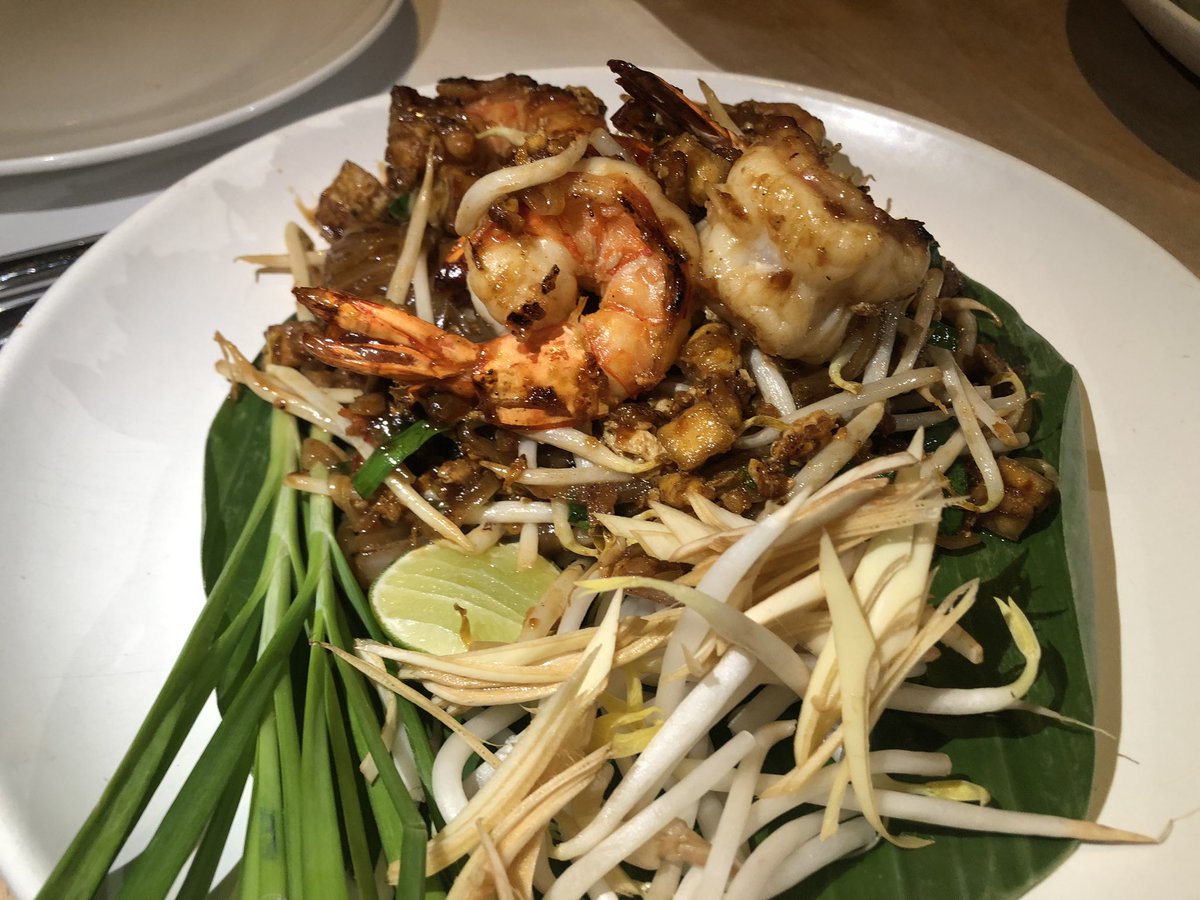 Graupix's tweet image. First dinner in Bangkok: Thai food festival! in @FSBangkok @fourseasons #DreamwithFS #iamafourseasonal  #GraupixBangkok