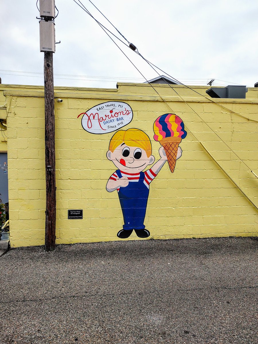 aaronmbiz's tweet photo. Who doesn't like ice cream first thing in the morning 😆🍦🍨
#Tawas #MarionsDairyBar #PureMichigan #Michigan #UpNorth
#NorthernMichigan
@marionsdairybar https://t.co/oaeIdRw7aA