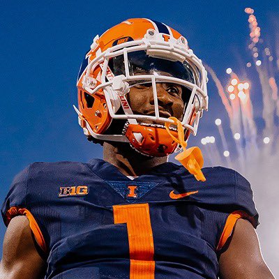 Blessed To Receive An Offer From The University Of Illinois @CoachVerne @mnw_fb @TheCribSouthFLA @BretBielema