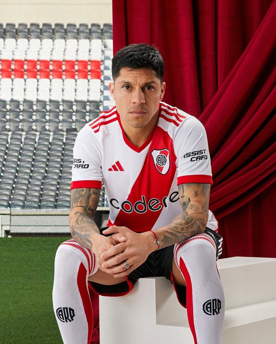 Mi capitán es HERMOSO😍