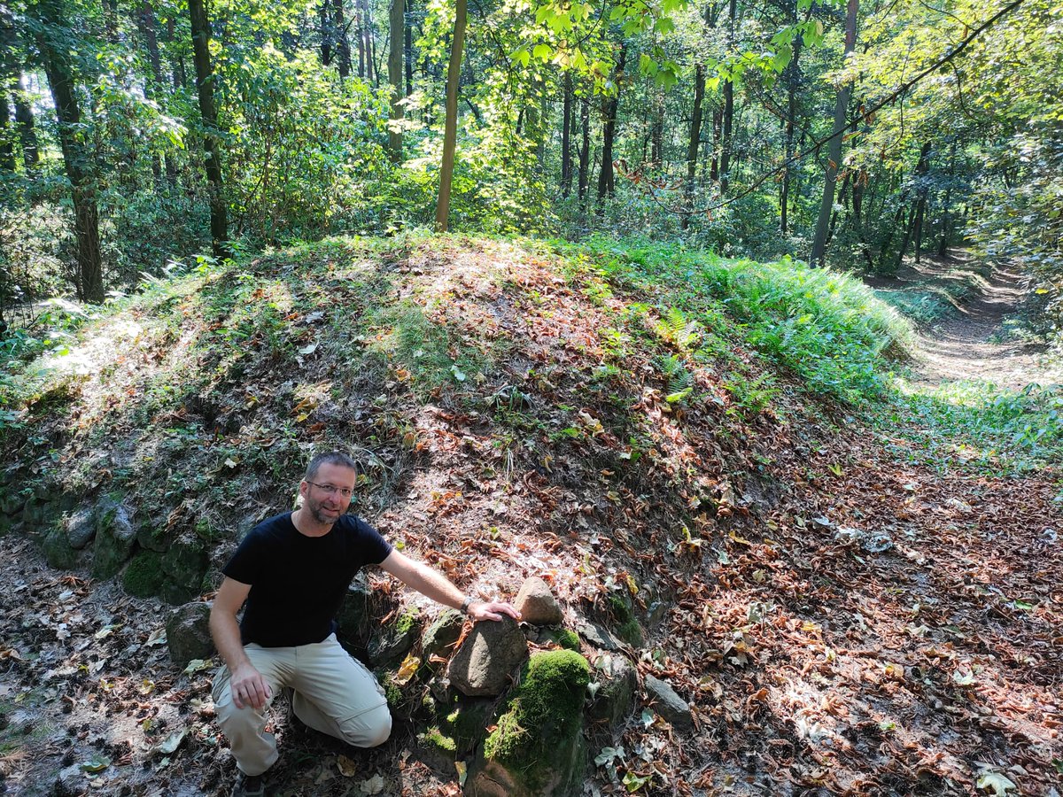 Visiting #megalithic #Kuyaviantombs of the Neolithic age. 
#archaeology #KPL #FunnelbeakerCulture #kuyaviantombs #stoneage #necropolis #archeoadventure