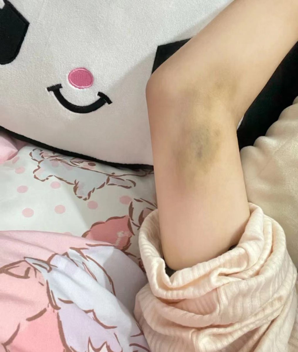 85py8's tweet photo. 最近經歷一場讓我很難忘懷的事情 
沒想到自己兼職這麽危險  差點讓我懷疑生活  所以以後大概不會自己出來兼職了 https://t.co/c60PypUlBe