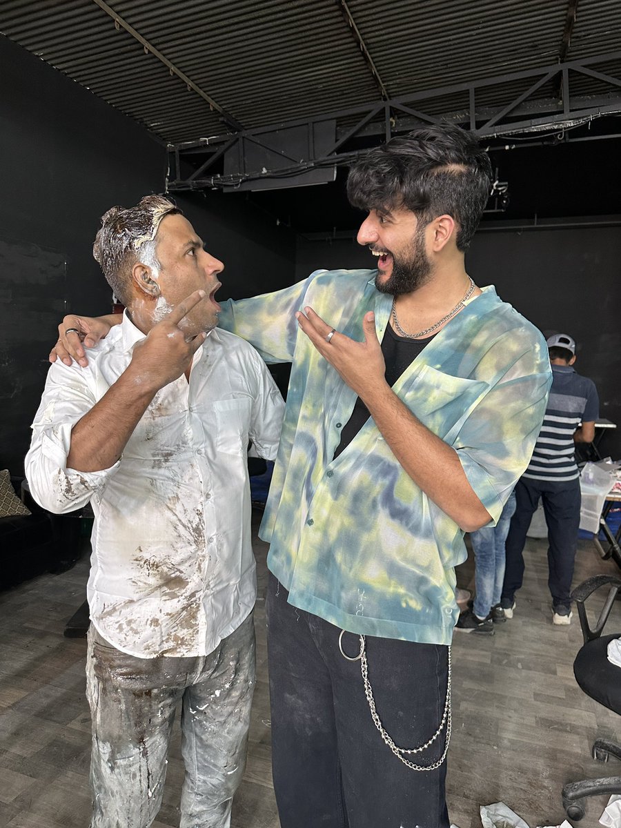 AbhishekMalhan4's tweet photo. Agla kya ? BIG BOSS 17 Yaa LOCK- UP 😂🏆 https://t.co/7IHPNzWRFF