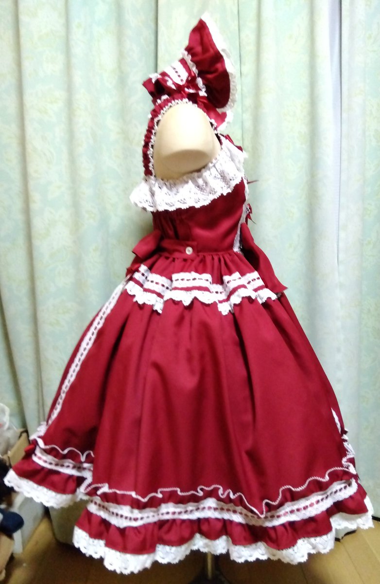 doroyume's tweet photo. この度、ジャンパースカートとハーフボンネットのセットをご依頼いただきました！

ツイート()してませんでしたが、ほぼ同デザインのものを冬に制作しており、２度目の制作でした https://t.co/tRteQSPYvm