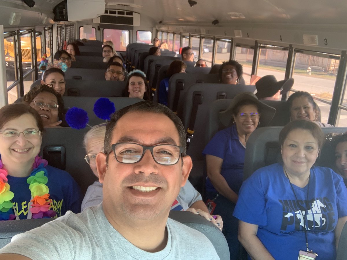 Visiting our wonderful community!!! Vámonos! Y’all ready for some popsicles?!?!!!! @BaneElementary @cdiazcfisd