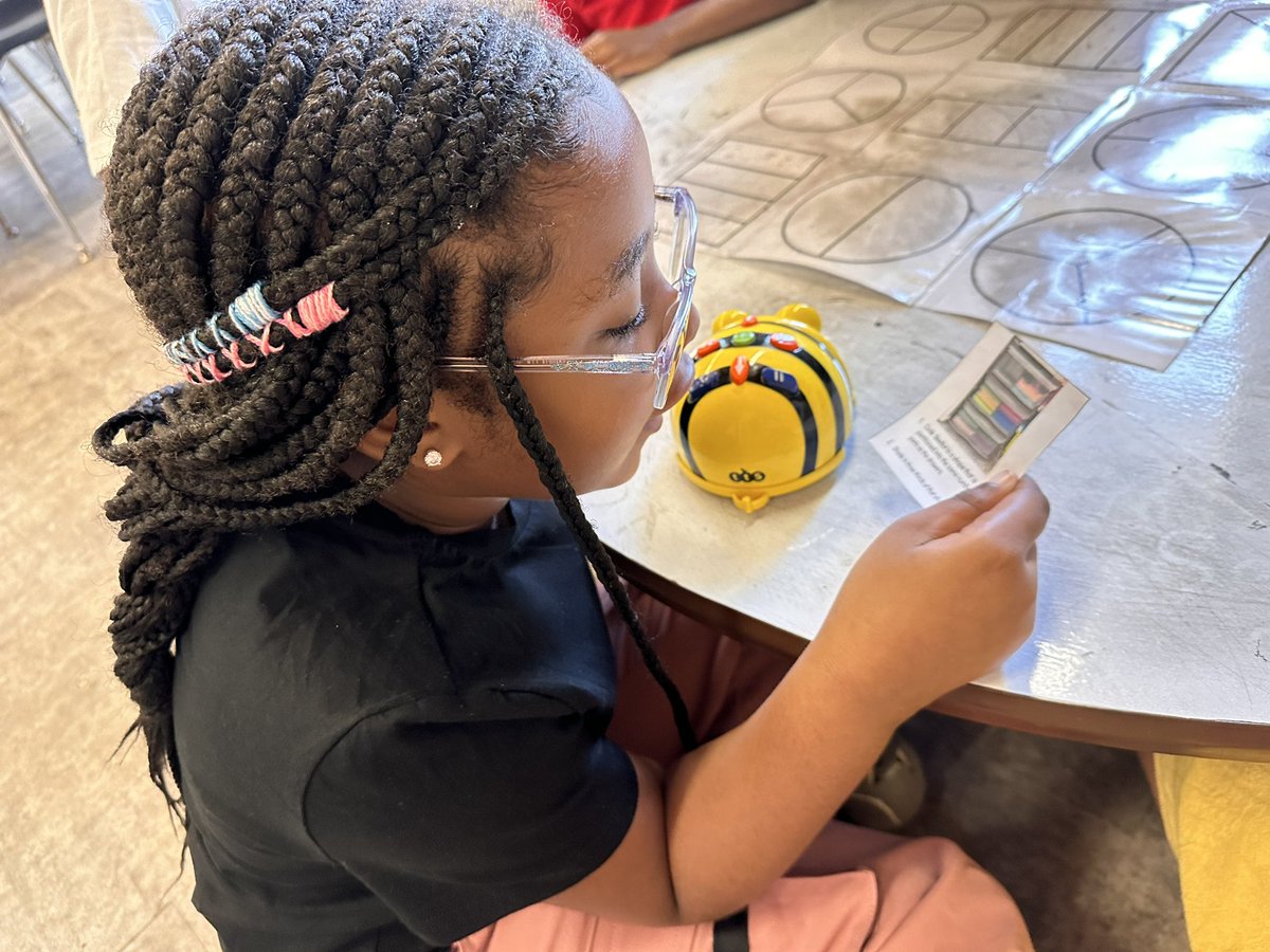 feithSTEM's tweet photo. Ms. Gleason’s 2nd graders did an AMAZING job using BeeBot in their math centers today! So glad I had the opportunity to come in, help out, and watch them in action as they worked together and learned about partitioned shapes!

#amazingtothecore #WoodlandForrestSTEMpede https://t.co/DUN8X6ouO8