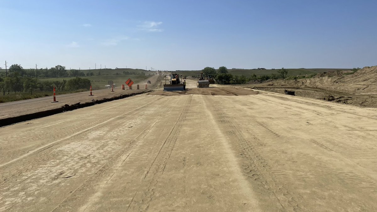 mobarea335t's tweet photo. #SD511 #SDDOT US 212 Base course going down on new bridge alignment near Lantry pavement before winter https://t.co/xBvd7ju4q3