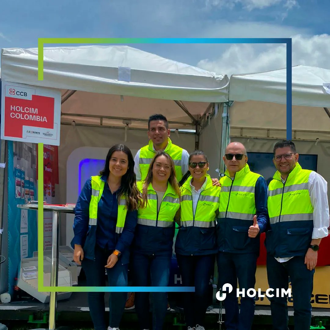 HOLCIMColombia1's tweet image. Holcim presente en la ‘Primera Feria Industrial de la Sabana Norte’, organizada por @camaracomerbog, en la que compartimos una muestra del portafolio elaborado en nuestra #PlantaTecnologíasQuímicasTocancipá para la construcción. 

#ConstruyendoProgreso #innovación  #Tocancipá