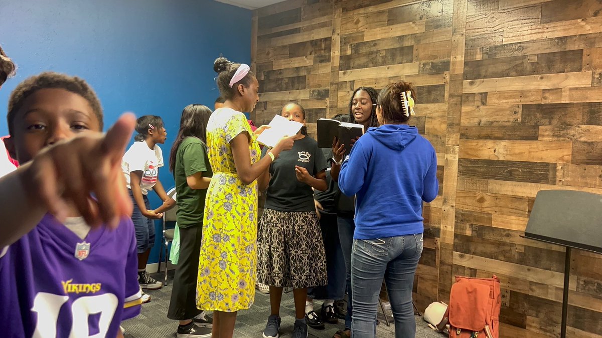 PastorDJNixon's tweet photo. Our youth enjoying Wednesday night Bible Study. #freedomtemplestrong https://t.co/iDC62XSdoz