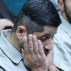 Mojtabapacino's tweet photo. جزییات شکنجه محمد رو حتی نمیشه خوند...
هر روز نزدیک یکساعت به حالت جوجه.
با کابل و میله، کمر و پاهاشو سیاه کردن.
با شوکر کل بدنشو میزدن. چشماشو میبستن و انقدر با لگد به سرش میزدن تا بیهوش بشه.
تو به تنهایی برای ادامه دادنِ انقلاب، کافی‌ای...
#محمد_حسینی
#مهسا_امینی https://t.co/yHi9gIrpZ9
