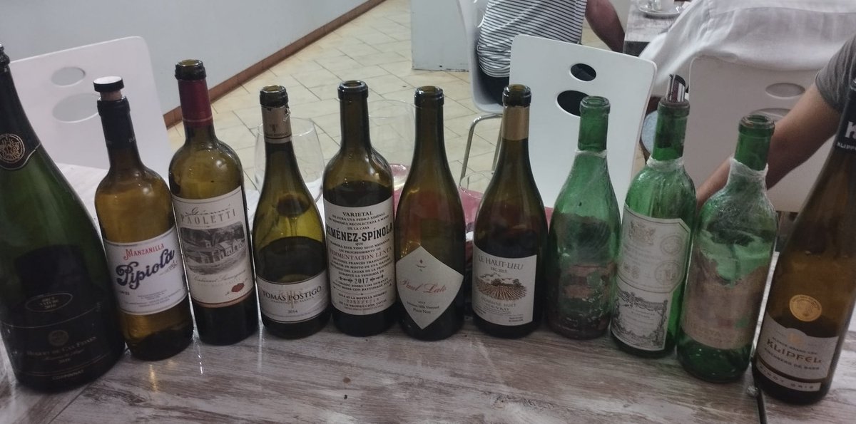 Se bebió muy, muy bien en el Izarraitz anoche. Huguet10, Manzanilla Pipiola, Cabernet sauvignon de Giovanni Paoletti, Tomás Postigo14, Ximénez Spinola17, Paul Lalo pinot noir15, Domaine Huet Vouvray15, Pomal1966, Marqués de Riscal1925, Marqués de Riscal1966, y Klipfel pinot gris.