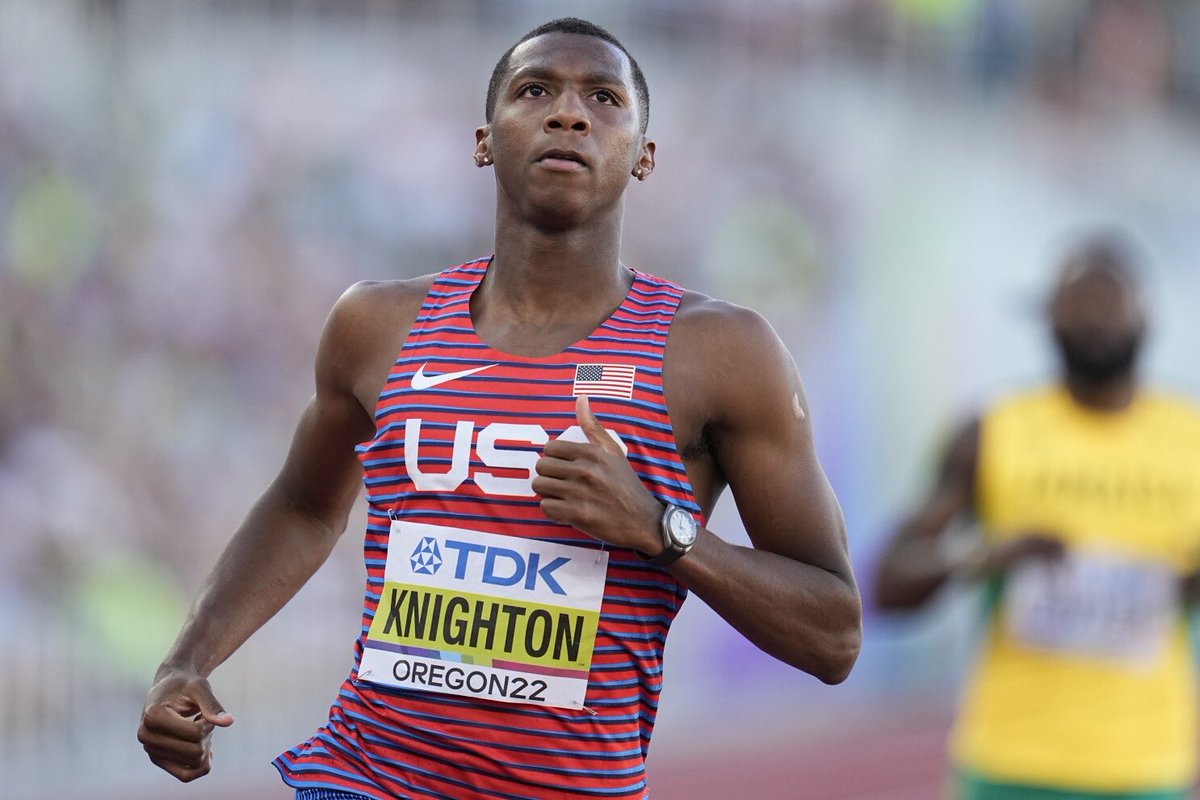 FitzDunk's tweet photo. At only 19 years old he's picked up another world championship medal! 

TWO MAJOR MEDAL AND HE'S UNDER 20

Erriyon Knighton is putting together a world class trophies case before he can drink (in America) https://t.co/VxiJxCi2od