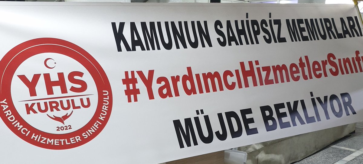 Mesut_Selcok's tweet photo. Ben bu Vatanın Evladıyım.

Ben Siverekliyim,
Ben Urfalıyım,
Ben Selanik Göçmeniyim,
Ben Afyonluyum,
Ben Dinarlıyım,
Ben Ispartalıyım,
Ben Kastamonuluyum,
Ben Türkiyeyim.
Ben bu vatanın evladıyım.

Ben #YardımcıHizmetlerSınıfı tabiyim.
Ben de Kamu memuruyum.
Benim de sesini duyun! https://t.co/q0dnE4ZL8t