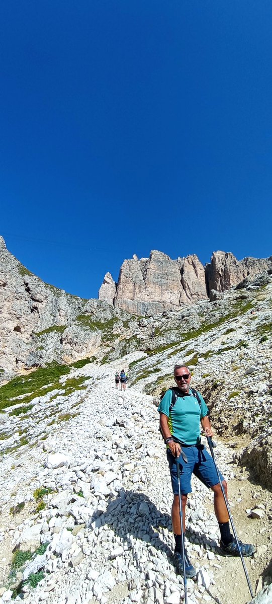 “Chi più in alto sale, più lontano vede. Chi più lontano vede, più a lungo sogna.” Walter Bonatti #montagna