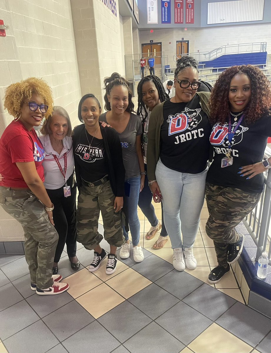 DHSCounselors2's tweet photo. First Pep Rally of the year! Let’s go Dville Panthers!!! ❤️💙🐾 https://t.co/QTuog0QY8V