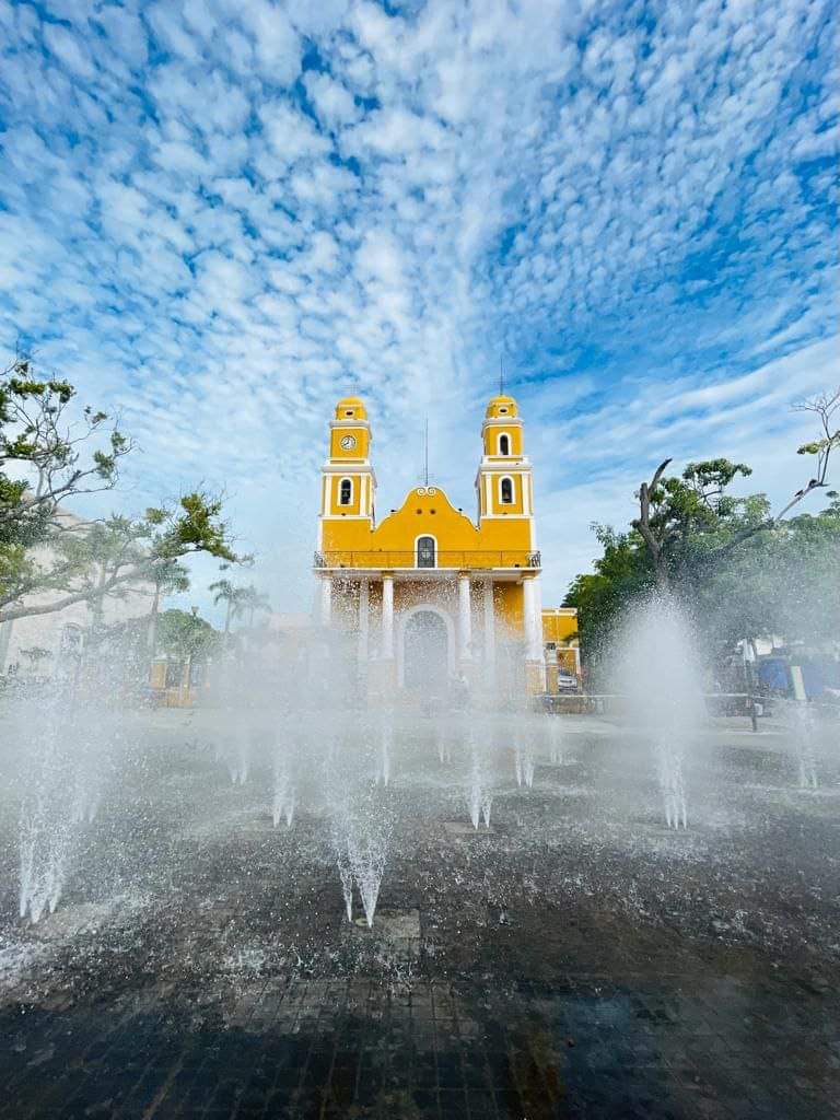 CampecheTravel's tweet photo. La Iglesia de Nuestra Señora del Carmen, un tesoro arquitectónico y espiritual. 
#VisitMéxico
 #CiudadDelCARMENTeEspera 
#CampecheTeEspera https://t.co/sGpjoE0d2Y