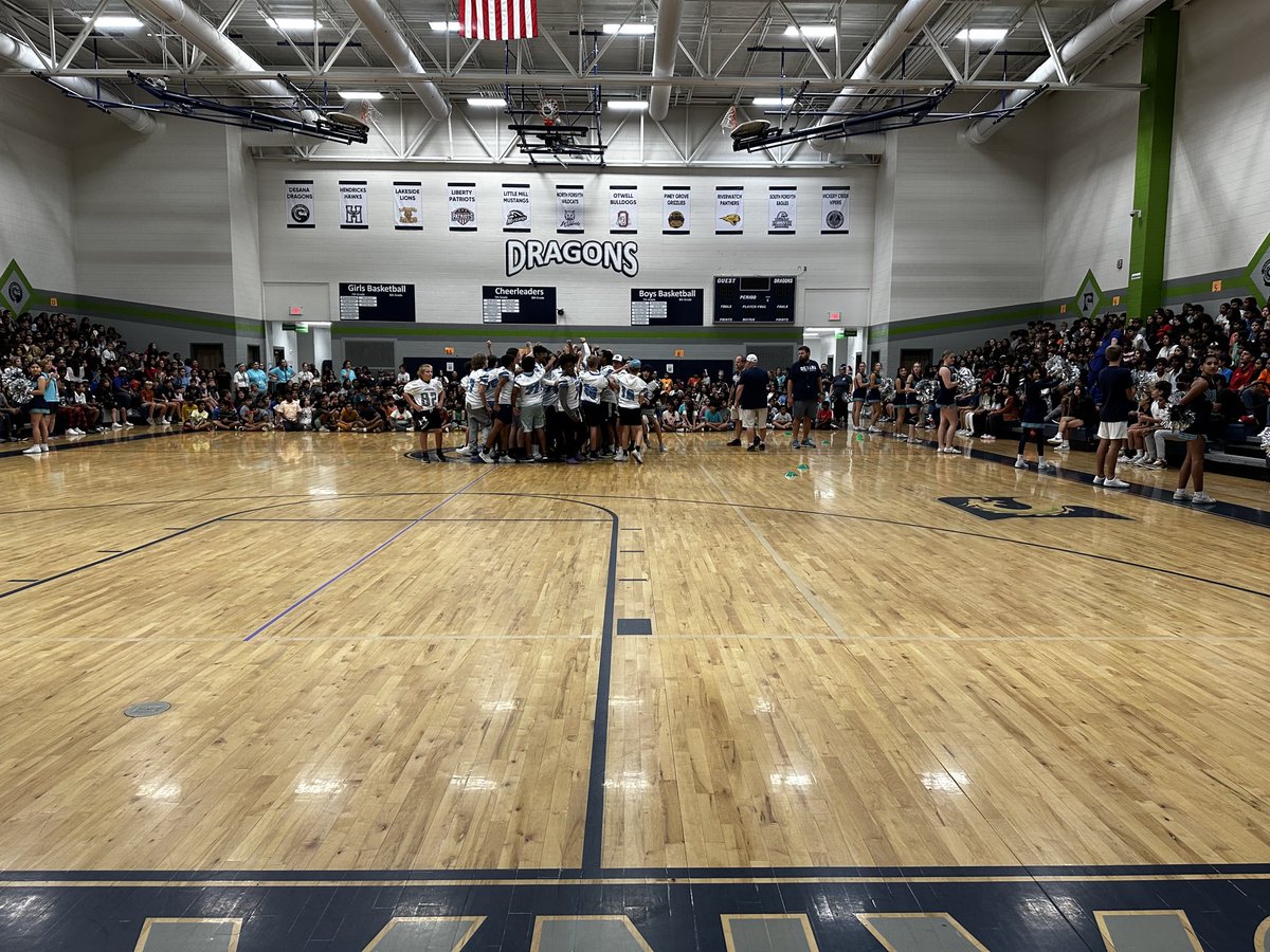 ⁦<a href="/DeSanaMiddle/">DeSana MS</a>⁩ students had a great time today during our pep rally. 6th Grade took home the spirit trophy! Thank you to all of our staff members who helped coordinate this event for our Dragons. #Safe #Connected #Thriving ⁦<a href="/DMSPeyt/">Peyton</a>⁩ ⁦<a href="/jamiebui23/">Jamie Bui</a>⁩