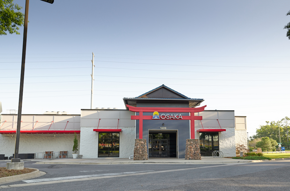 Friday night dinner plans - CHECK! Come see us for fresh sushi or hibachi tonight for dinner with the whole family 🍱🍣