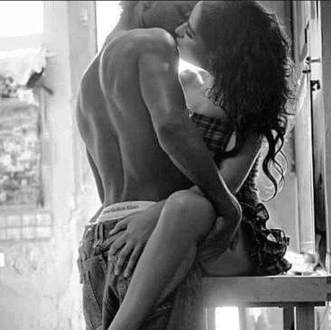 Cualquier día me como tu sonrisa y dejo al mundo ... sin luz 💋