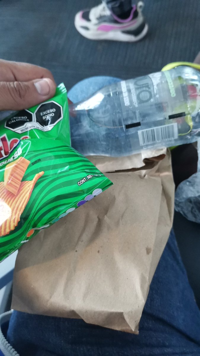 Primera y ultima vez que viajo con <a href="/viajaVolaris/">Volaris</a> vuelo redondo, ambos atrasados y te dan una flamante compensación de $150 que se traduce en esto; tres horas perdidas de mi vida valen esto: