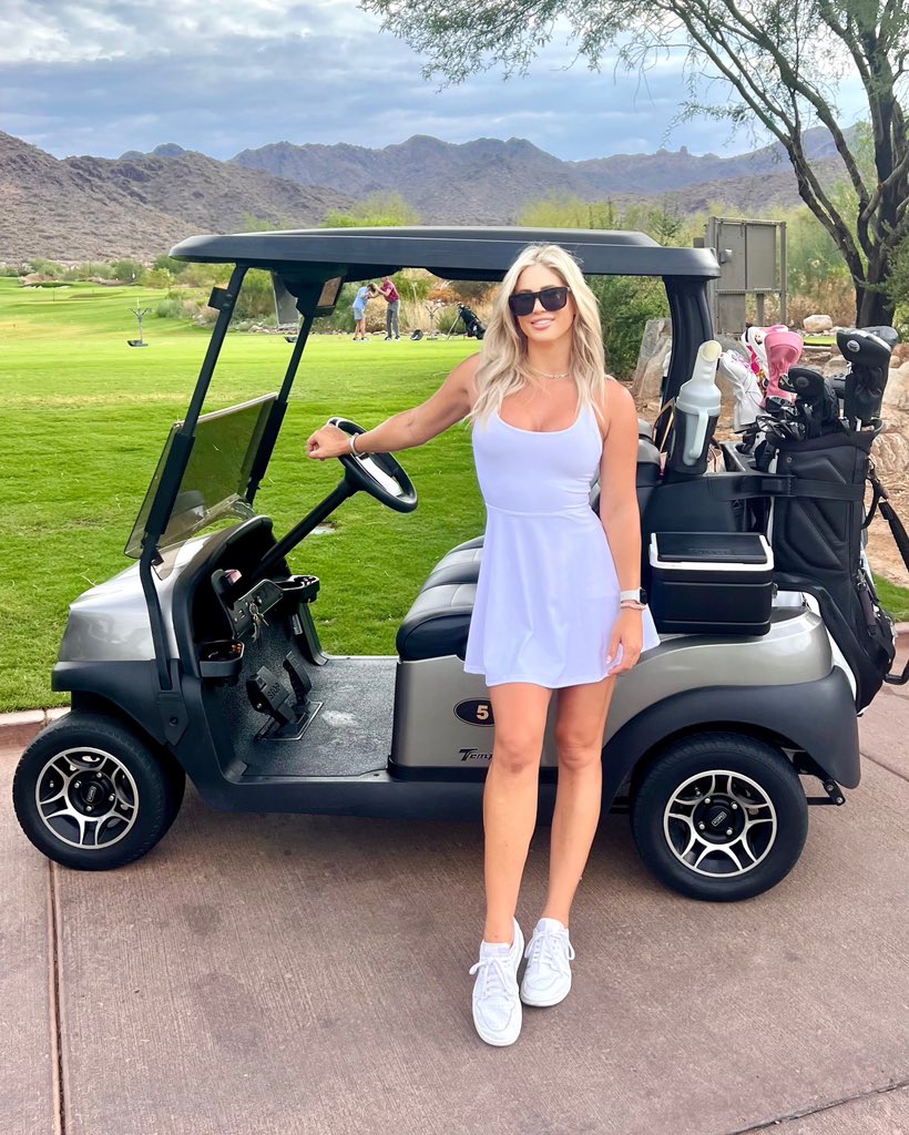 Me before you ask me to play golf vs. after you ask me to play golf… ⛳️🛺⛳️🏌🏼‍♀️🏜️ #golf #golfbabe #golfer #silverleaf #scottsdale #arizona #fyp #explore