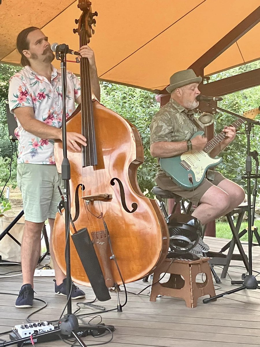 fullpintbeerpgh's tweet photo. Looking forward to The Bad Joints with tonight at 7pm for their debut! Stop in and cool off with an ice cold #FullPintBeer! TGIF

#drinklocal #drinkPGH #PittsburghMusic #pittsburghcraftbeer #pittsburghcraftbrewery https://t.co/RxvzdLaUaB