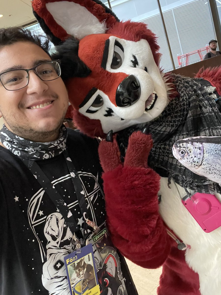 CryTheWolf's tweet photo. Con is definitely a blast so far!
Gots pics with @wolf_ezo , @BorderGabe , and @FerdinandFerret !!! 😁
#Furrydelphia2023 https://t.co/3us6uXFJWI
