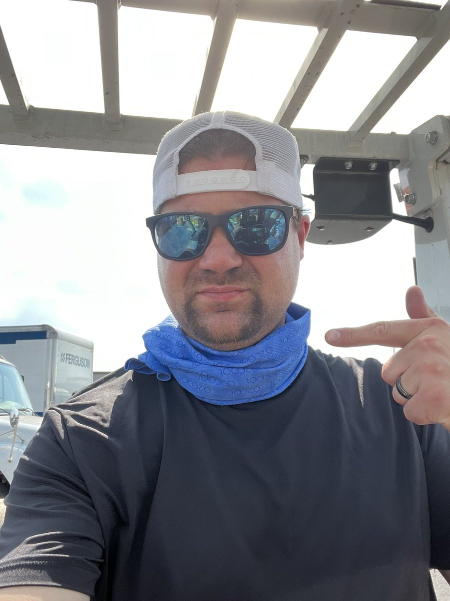 I65WxSils's tweet photo. I hope you all have found ways to *cool* yourself outside last several days. A cooling towel of some sort does wonders.
#ToolCool
#kywx https://t.co/CiZIQSkSoR