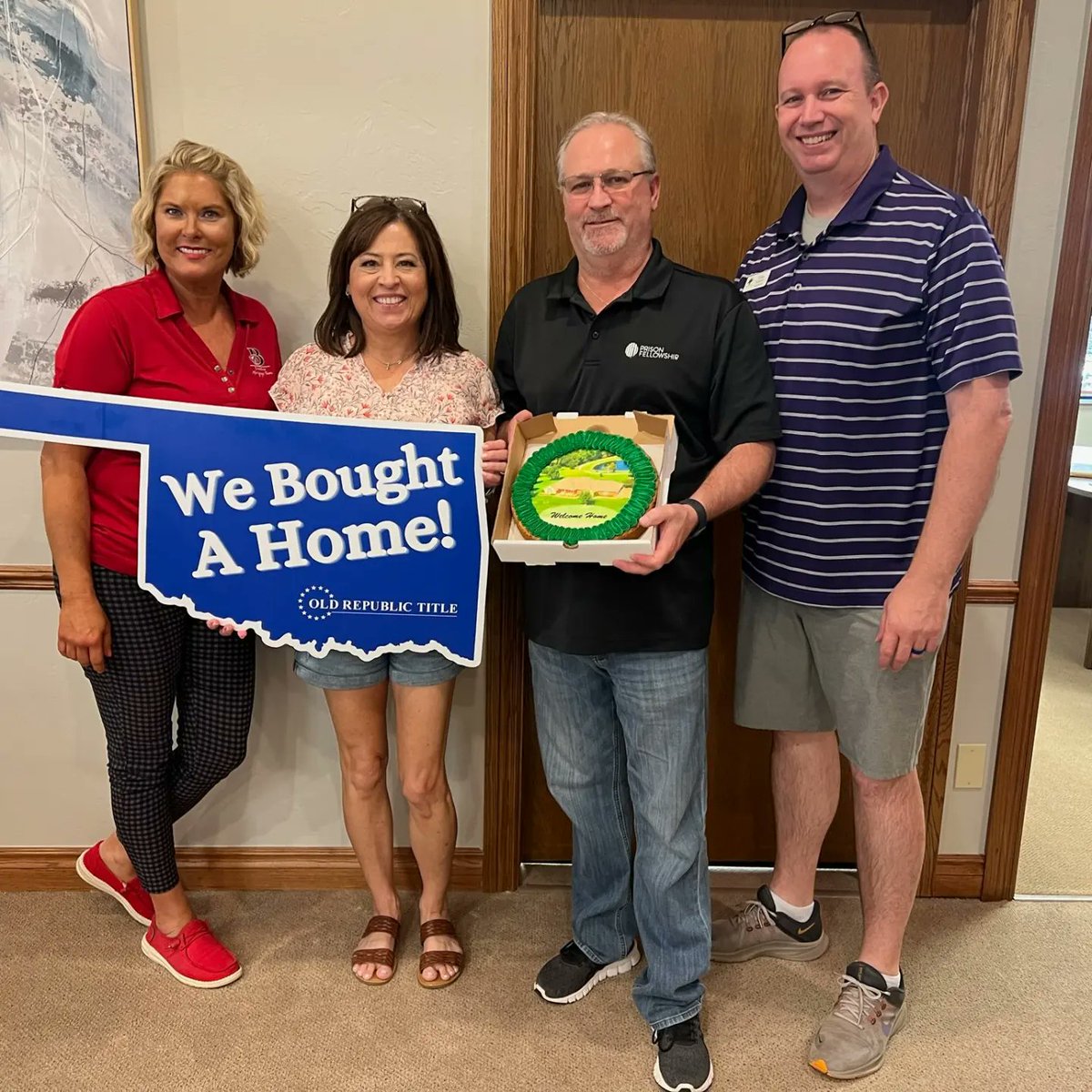 eck7474's tweet photo. Woo-hoo! Got my brother Jamie into his forever home with his forever girl Sheri.
Let's go sell another one! Give me a call if you or someone you know needs to buy or sell a house - 405-400-8281!
#okcrealtor #okcrealestate #cookiesandhouses @WiseOakRealtyOK @cookiesnhouses https://t.co/fBxZPVEzfI