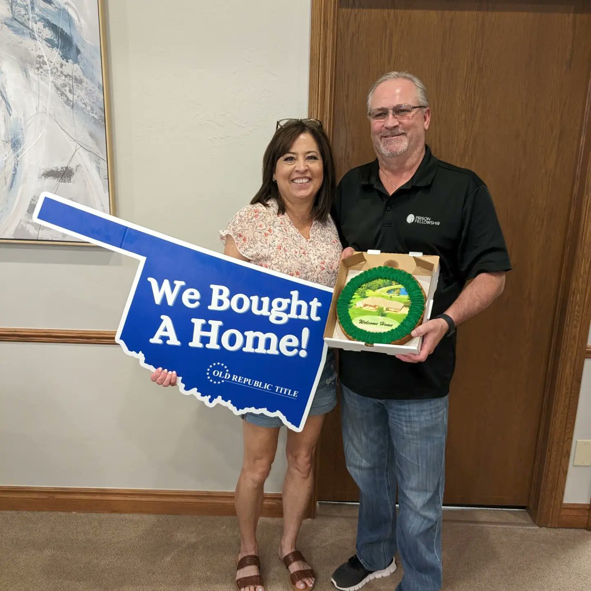 eck7474's tweet photo. Woo-hoo! Got my brother Jamie into his forever home with his forever girl Sheri.
Let's go sell another one! Give me a call if you or someone you know needs to buy or sell a house - 405-400-8281!
#okcrealtor #okcrealestate #cookiesandhouses @WiseOakRealtyOK @cookiesnhouses https://t.co/fBxZPVEzfI
