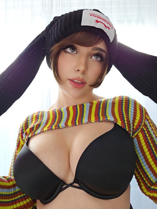 happy friday pals 🐰 https://t.co/r44Z91NjLE