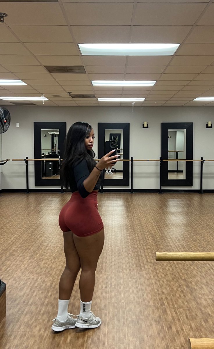 xelessence's tweet photo. gym grown https://t.co/5oyqNtxYQt