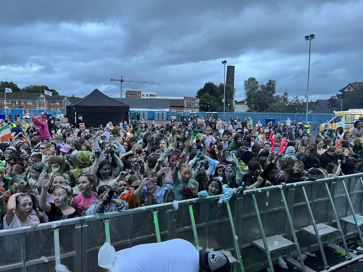 What a great evening at the Paint Party 🎨🎉. Young people having a dance and enjoying themselves 😁 We hope everyone had a great evening. Fun Day tomorrow back tomorrow 12.00pm-2.00pm. Thank to @TNLComFundNI for making this event possible 😁 #ArdBoneFest23