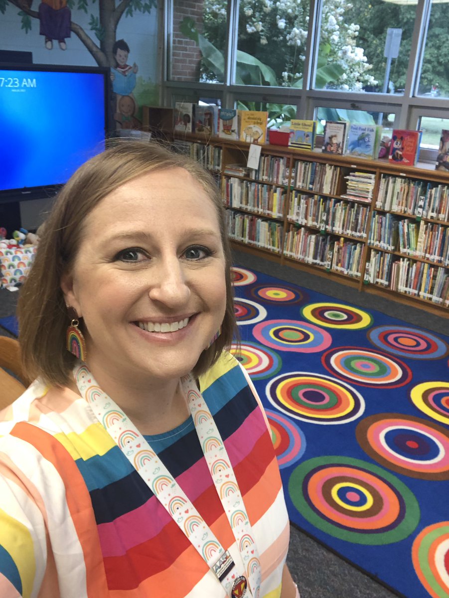 MrsGs_Library's tweet image. What a great first two days! @GuilfordEle #schoollibrarian #elementarylibrarian