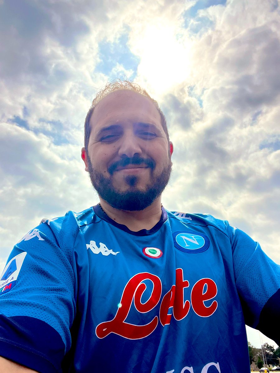 DomenicJoe's tweet photo. Late Afternoon Motivation 

Shine so bright with positivity, that the sun comes out looking for you! 

#ForzaNapoli #SerieA #Championvibes #FinishTheDayStrong #HighFiveSomeone #HappySmiles #HappyFriday https://t.co/NNY46b1ZY3