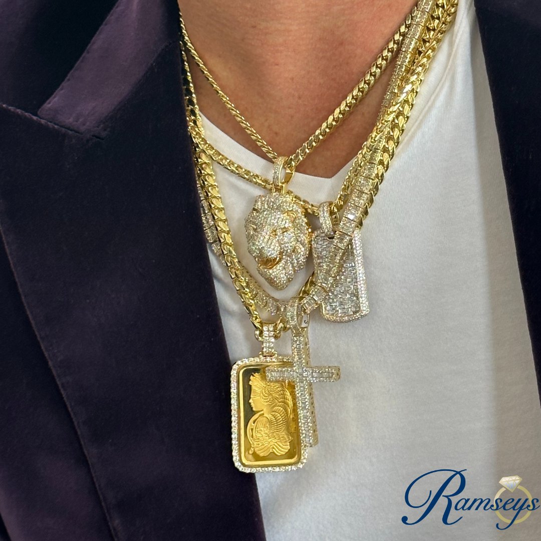 ramseysdiamonds's tweet image. Nothing sends a signal like diamonds and gold.

#RamseysDiamondJewelers #Diamonds#DiamondJewelry #MensJewelry
