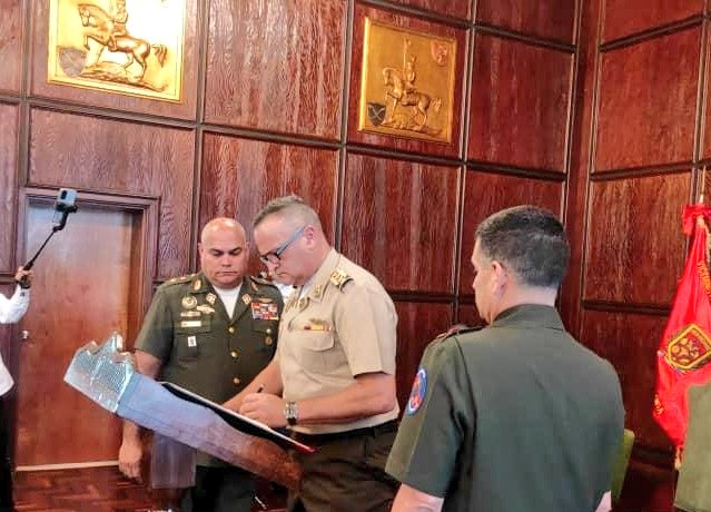 Con máximo compromiso y honor realizamos el Acto de Entrega y Recepción de <a href="/sedesproforn/">SEDESPROFORN</a>, <a href="/fondoefa/">FONDOEFA</a> y <a href="/sedefanb/">SEDEFANB</a>, entidades que trabajan por el desarrollo industrial de la #FANB y la Patria, merecedores de todo el reconocimiento ¡Sigamos avanzando!🇻🇪
#MundoMultipolarYPluricentrico